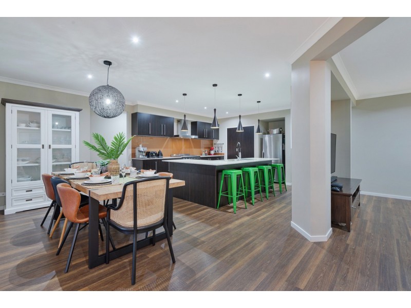 26 Penneshaw Crescent, Ormeau QLD 4208