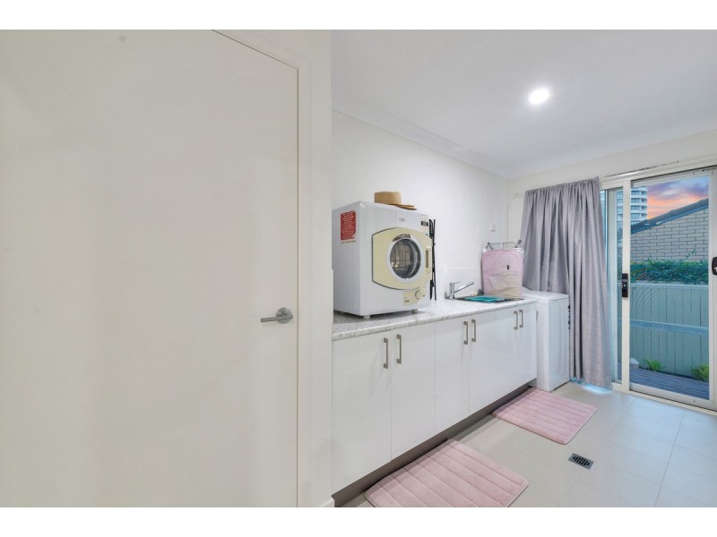 15 Cabarita Street, Biggera Waters QLD 4216