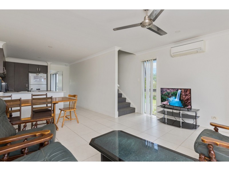 1/4 Rhiana Street, Pimpama QLD 4209