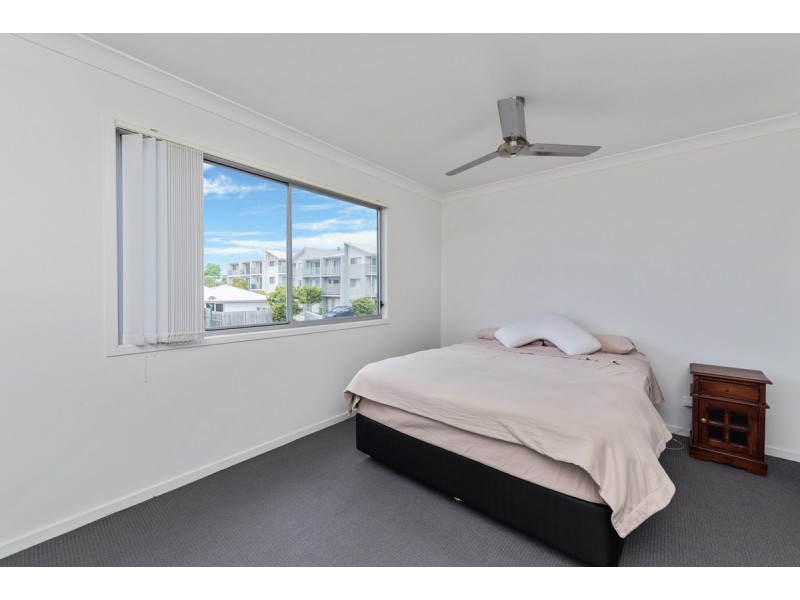 1/4 Rhiana Street, Pimpama QLD 4209