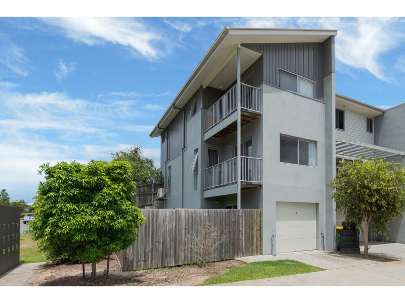 1/4 Rhiana Street, Pimpama QLD 4209