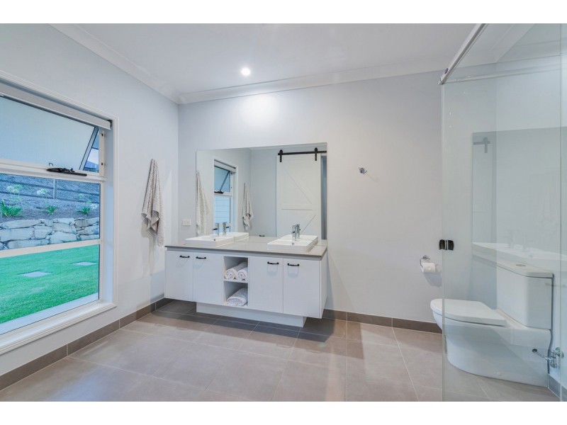 2 Driftwood Close, Kingsholme QLD 4208