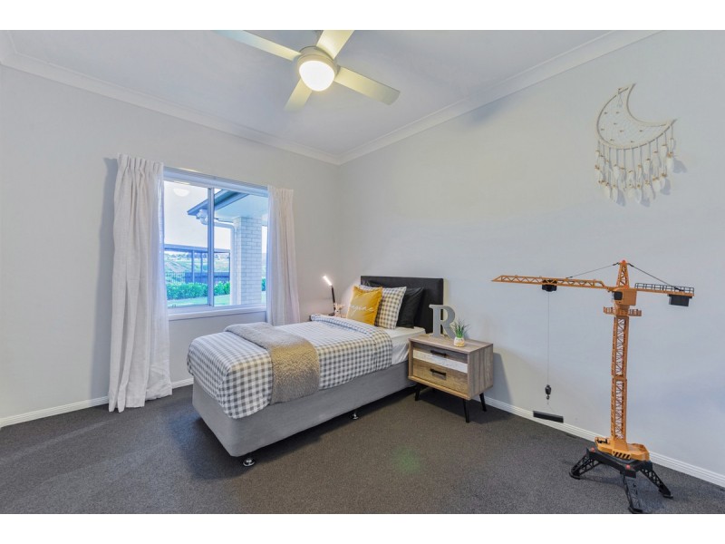 2 Driftwood Close, Kingsholme QLD 4208