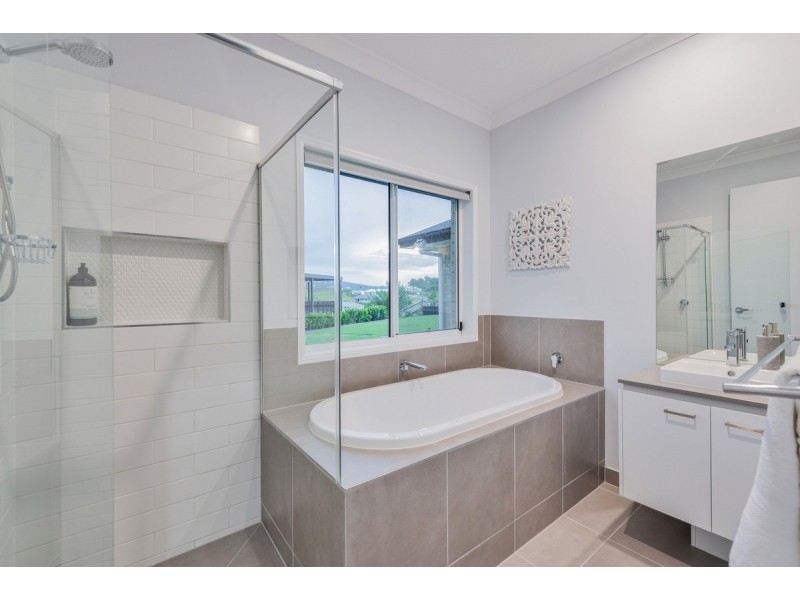 2 Driftwood Close, Kingsholme QLD 4208