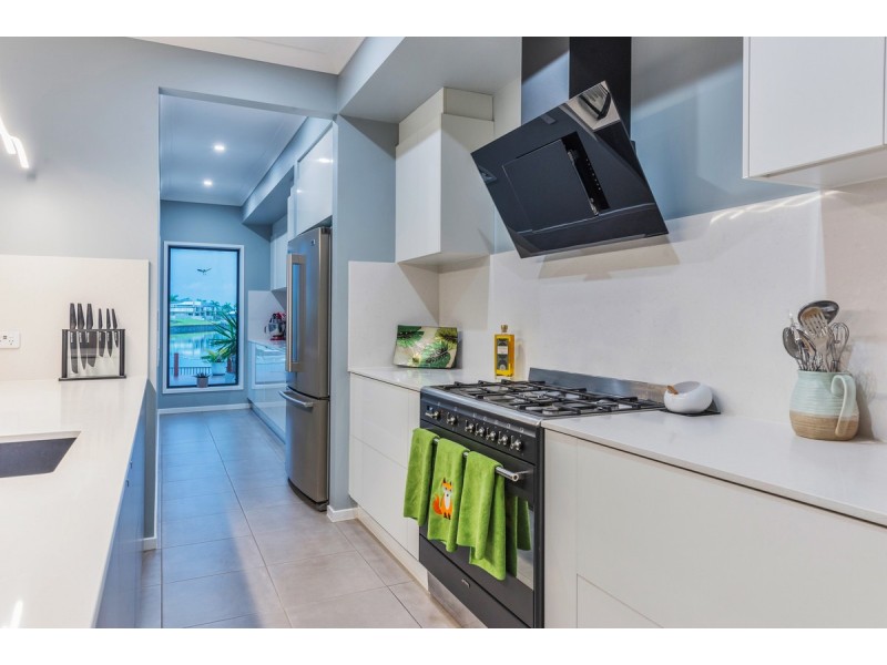 6 Moreton Drive, Jacobs Well QLD 4208