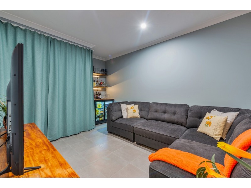 6 Moreton Drive, Jacobs Well QLD 4208