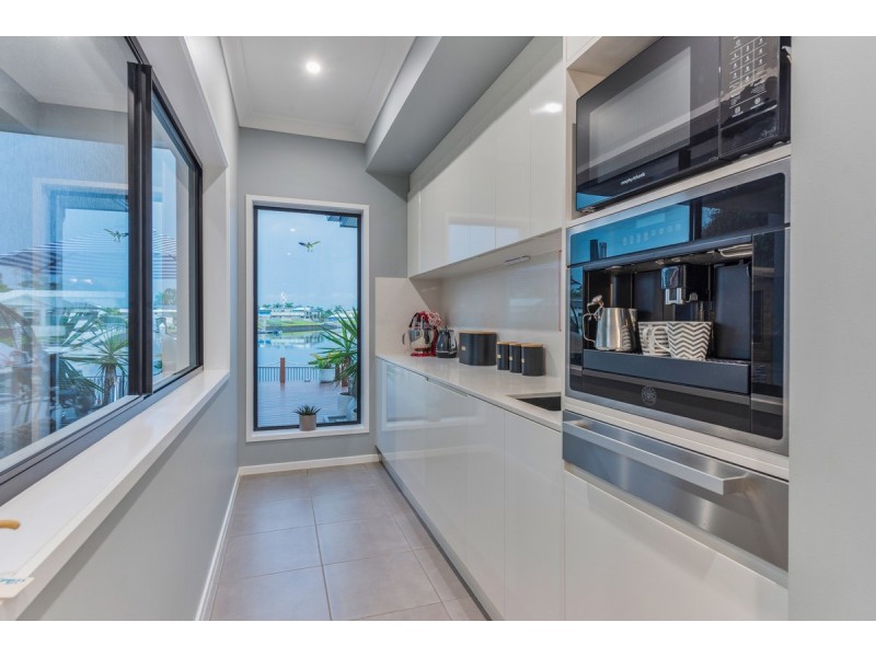 6 Moreton Drive, Jacobs Well QLD 4208