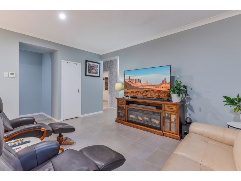 6 Moreton Drive, Jacobs Well QLD 4208