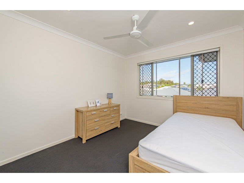 1/54 Azure Way, Pimpama QLD 4209