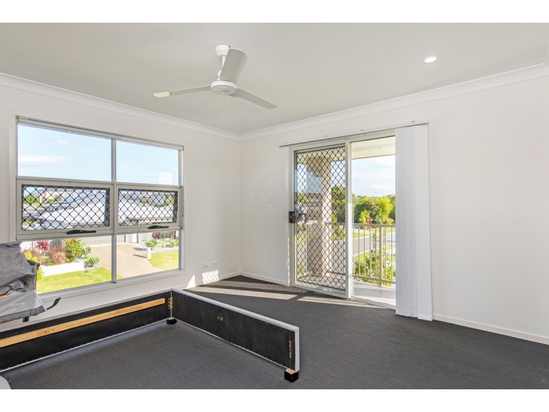 1/54 Azure Way, Pimpama QLD 4209