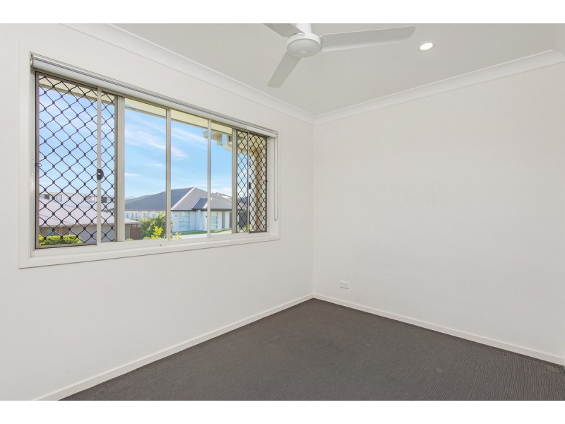 1/54 Azure Way, Pimpama QLD 4209