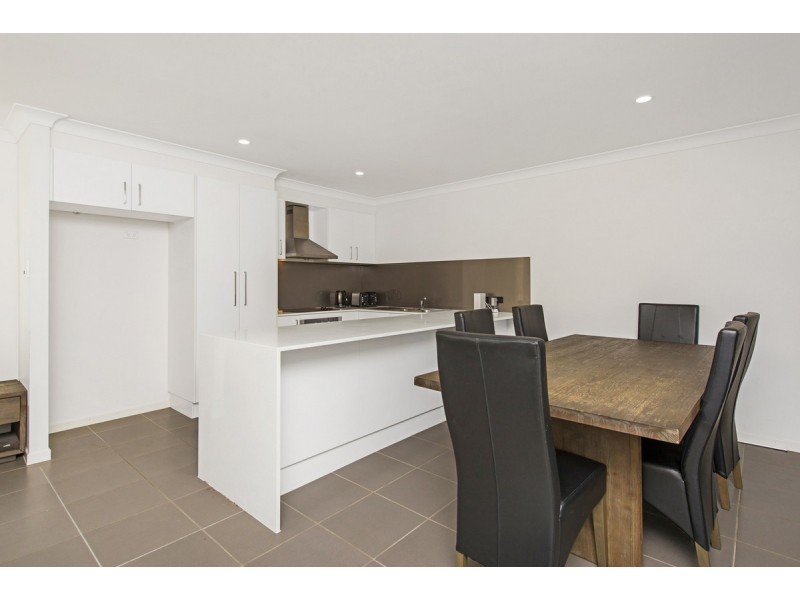 1/54 Azure Way, Pimpama QLD 4209