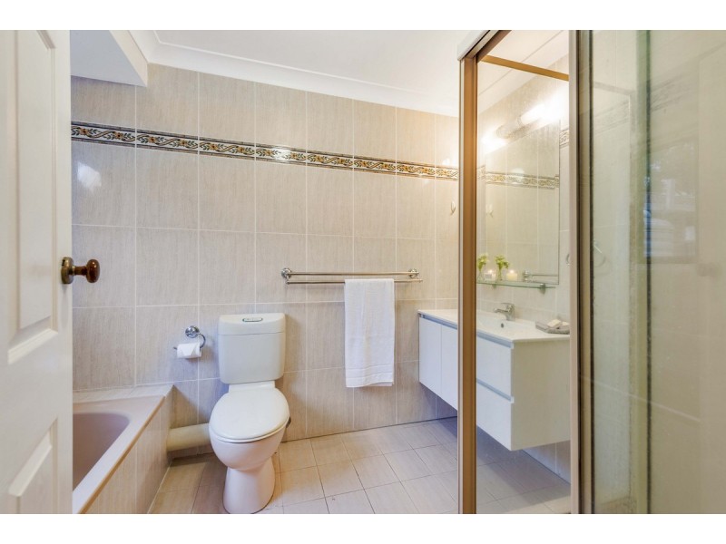 18 Vaughan Drive, Ormeau QLD 4208