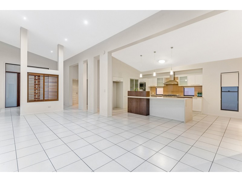 30 Marina Parade, Jacobs Well QLD 4208