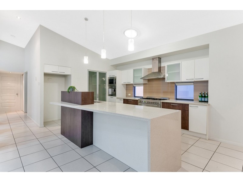 30 Marina Parade, Jacobs Well QLD 4208