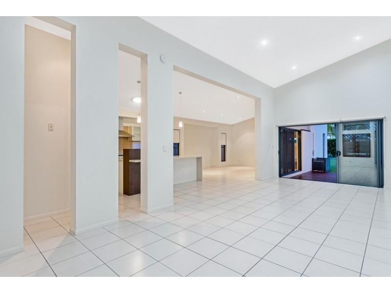 30 Marina Parade, Jacobs Well QLD 4208