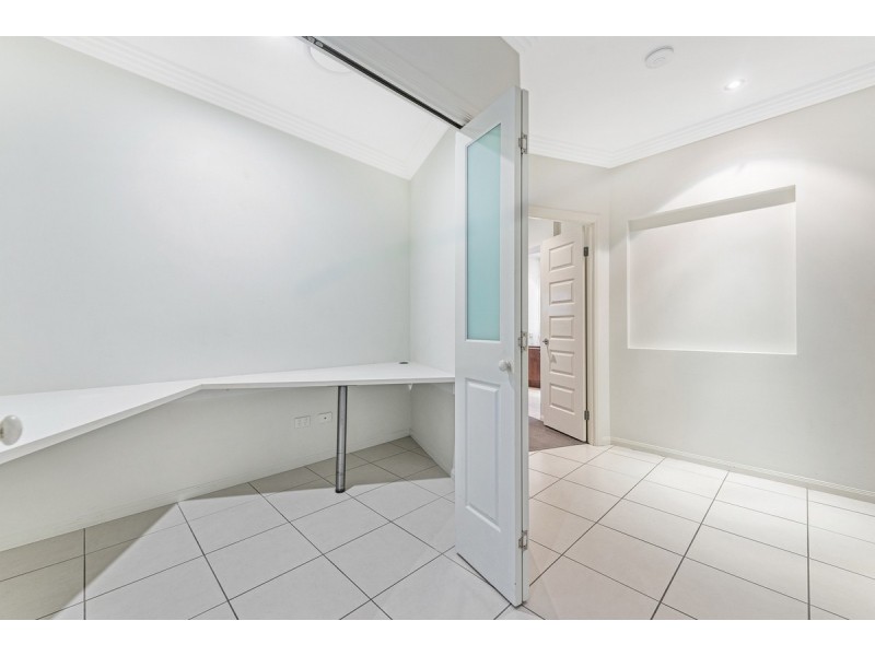 30 Marina Parade, Jacobs Well QLD 4208