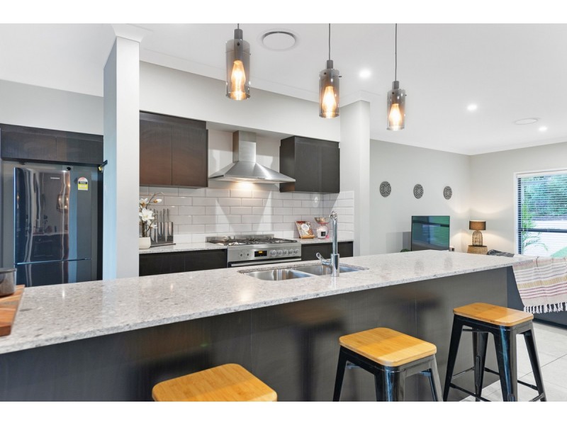 33 Homestead Crescent, Kingsholme QLD 4208