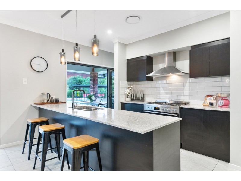 33 Homestead Crescent, Kingsholme QLD 4208