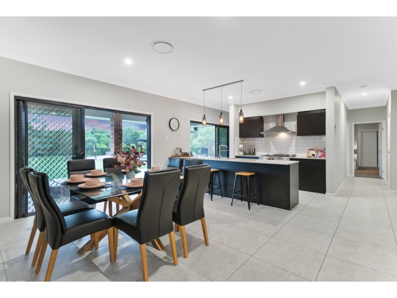 33 Homestead Crescent, Kingsholme QLD 4208