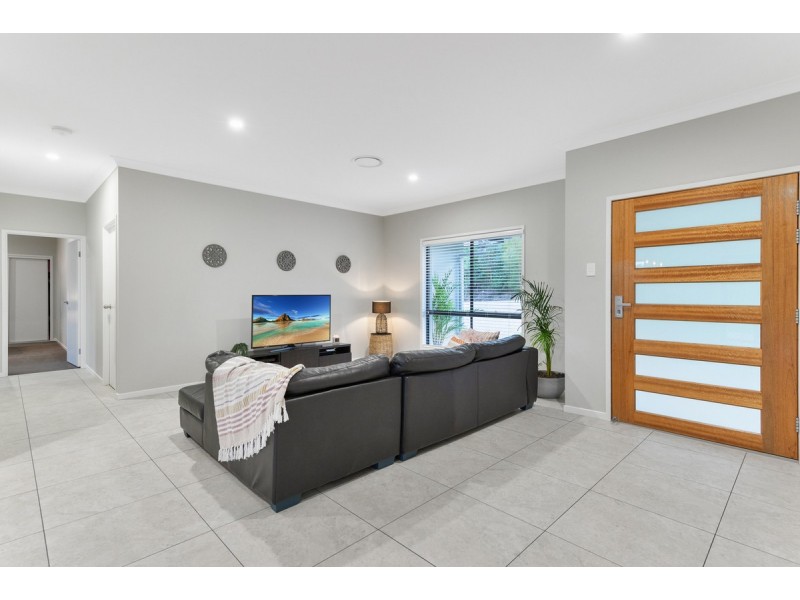 33 Homestead Crescent, Kingsholme QLD 4208