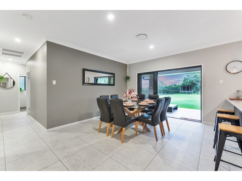 33 Homestead Crescent, Kingsholme QLD 4208