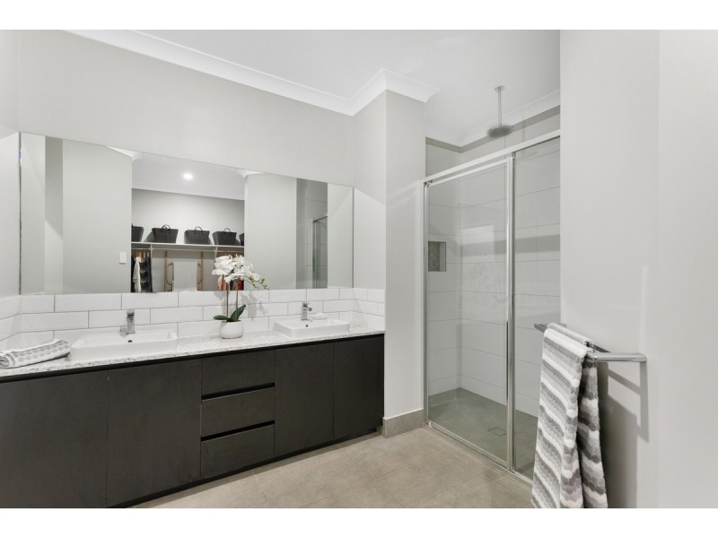 33 Homestead Crescent, Kingsholme QLD 4208