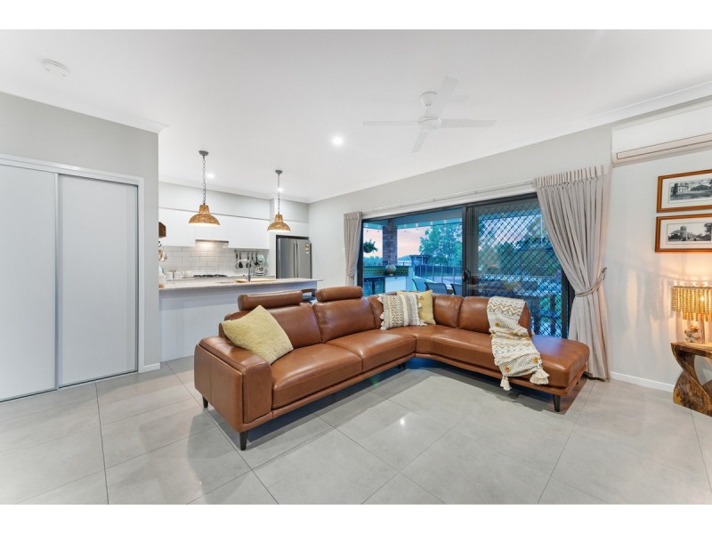 33 Homestead Crescent, Kingsholme QLD 4208