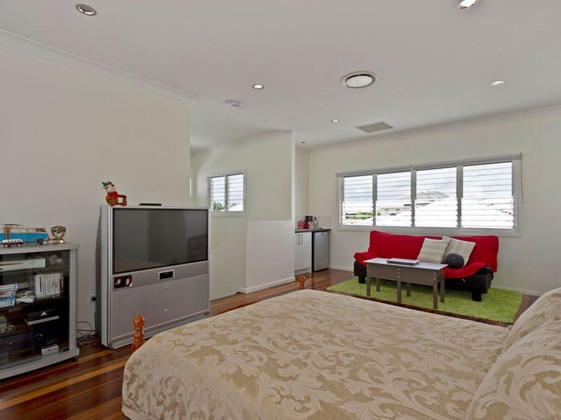 11 Windward Place, Jacobs Well QLD 4208