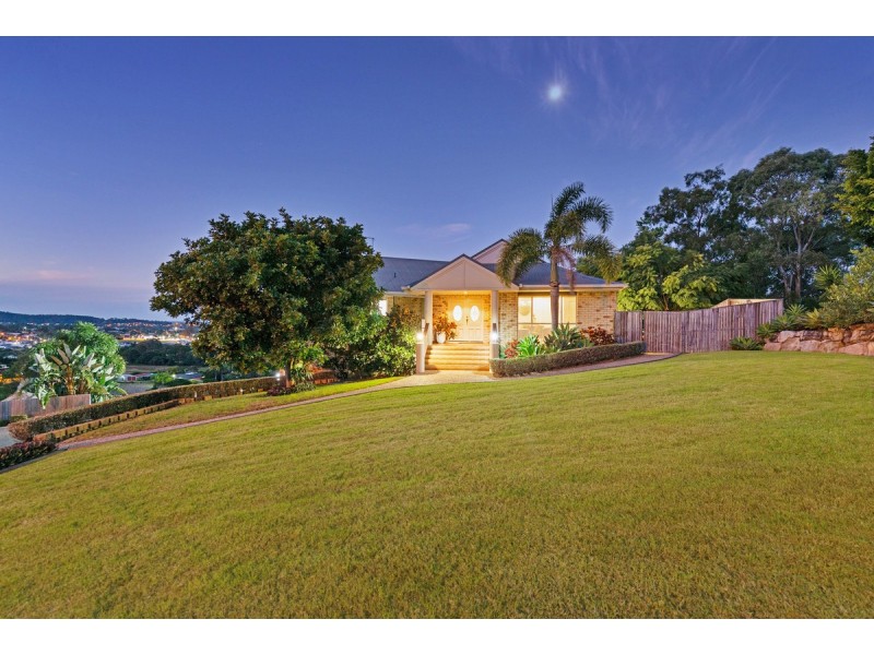 20 Leah Drive, Belivah QLD 4207