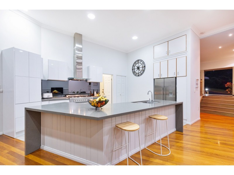 20 Leah Drive, Belivah QLD 4207