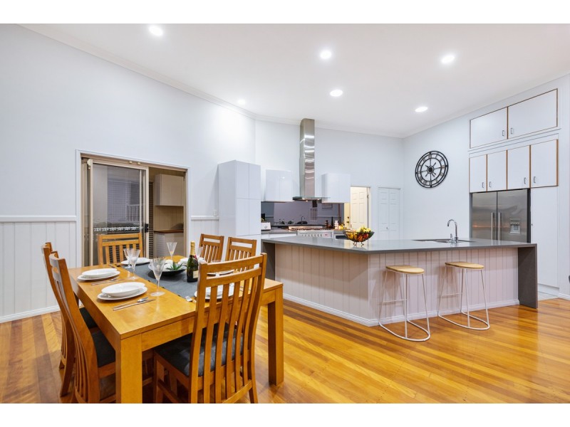 20 Leah Drive, Belivah QLD 4207