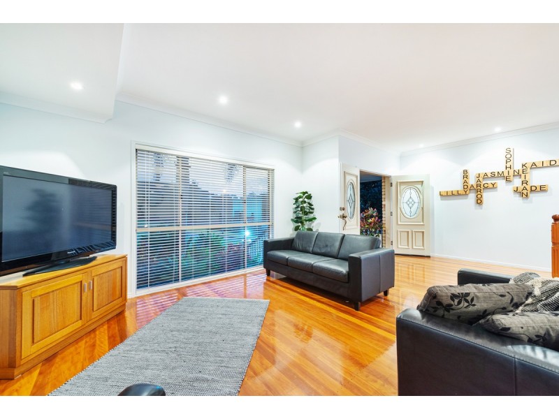 20 Leah Drive, Belivah QLD 4207