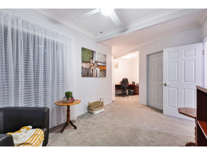 20 Leah Drive, Belivah QLD 4207