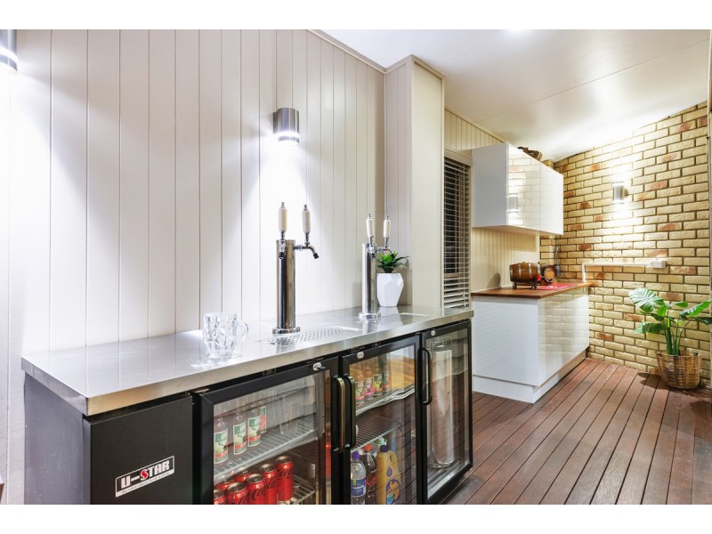 20 Leah Drive, Belivah QLD 4207