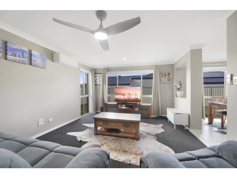 17 Bedivere Drive, Ormeau QLD 4208