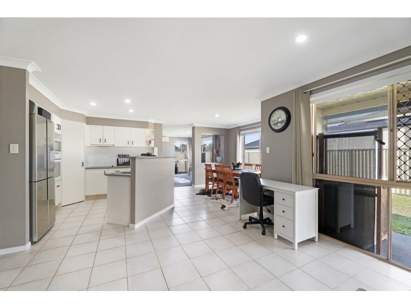 17 Bedivere Drive, Ormeau QLD 4208