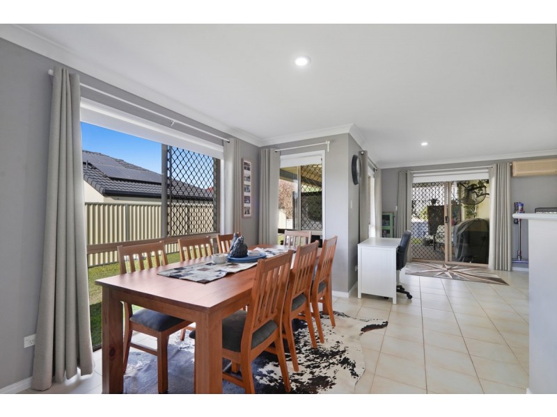 17 Bedivere Drive, Ormeau QLD 4208