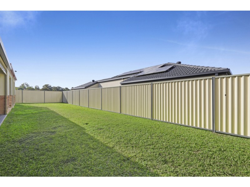 17 Bedivere Drive, Ormeau QLD 4208