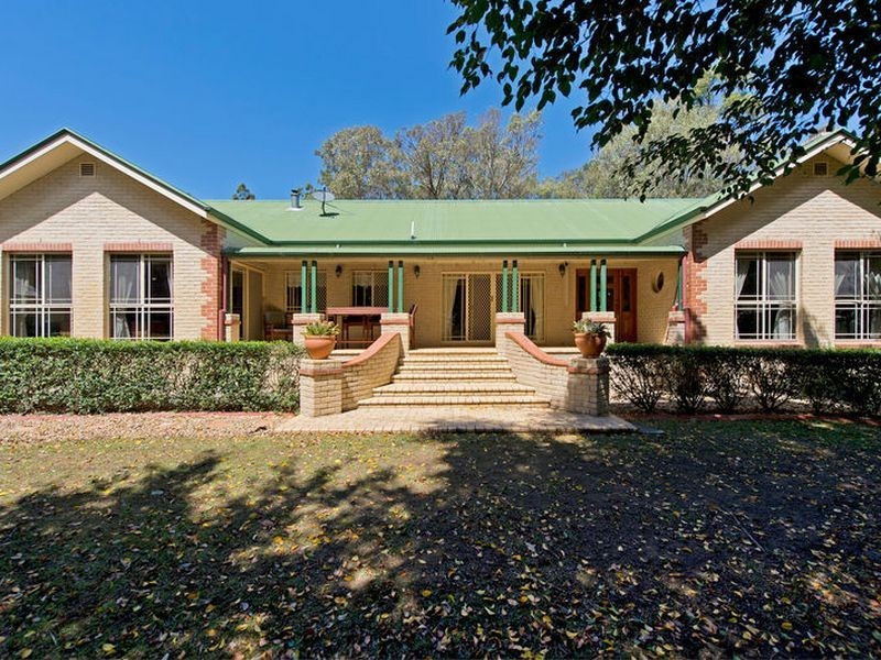 5 Woodville Place, Yatala QLD 4207