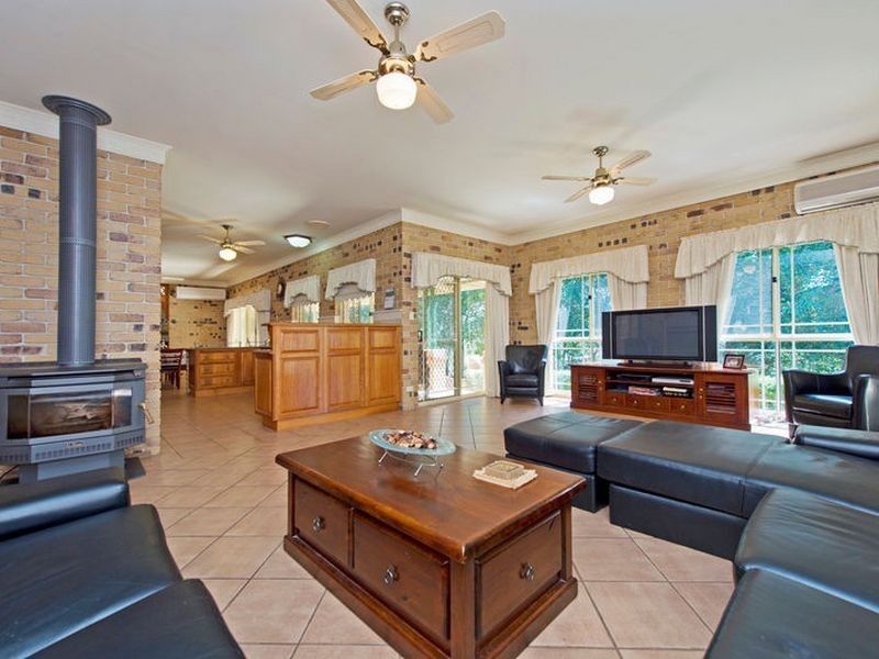 5 Woodville Place, Yatala QLD 4207