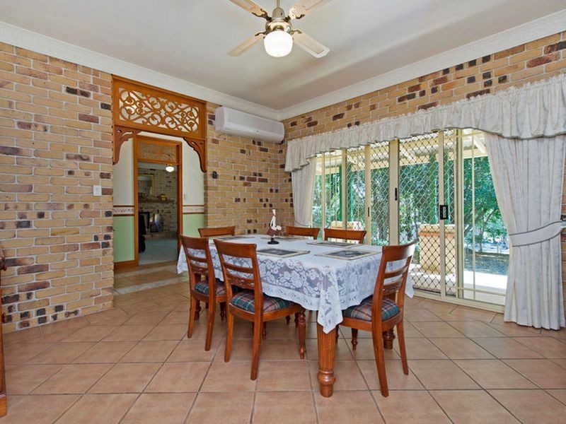 5 Woodville Place, Yatala QLD 4207