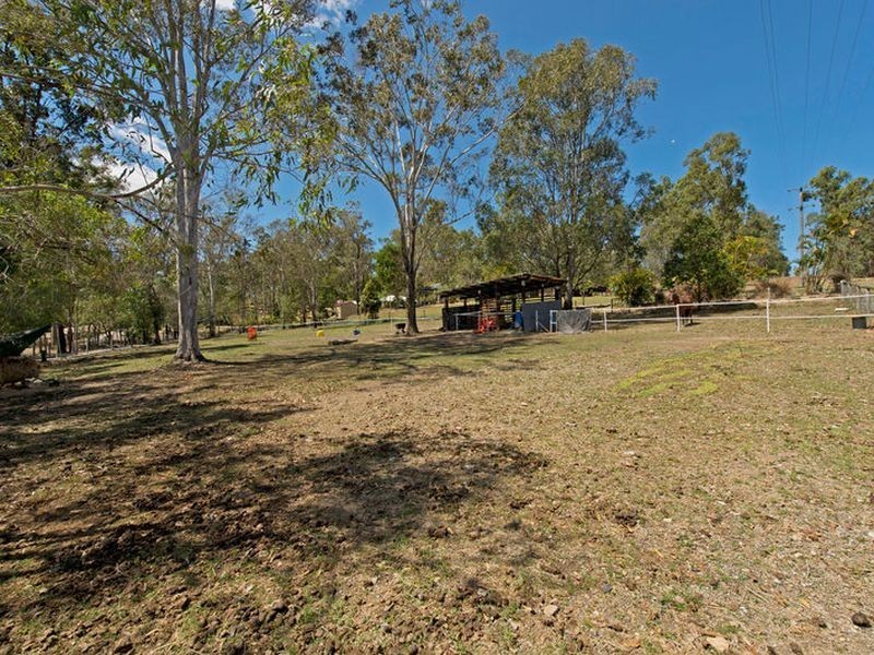 5 Woodville Place, Yatala QLD 4207