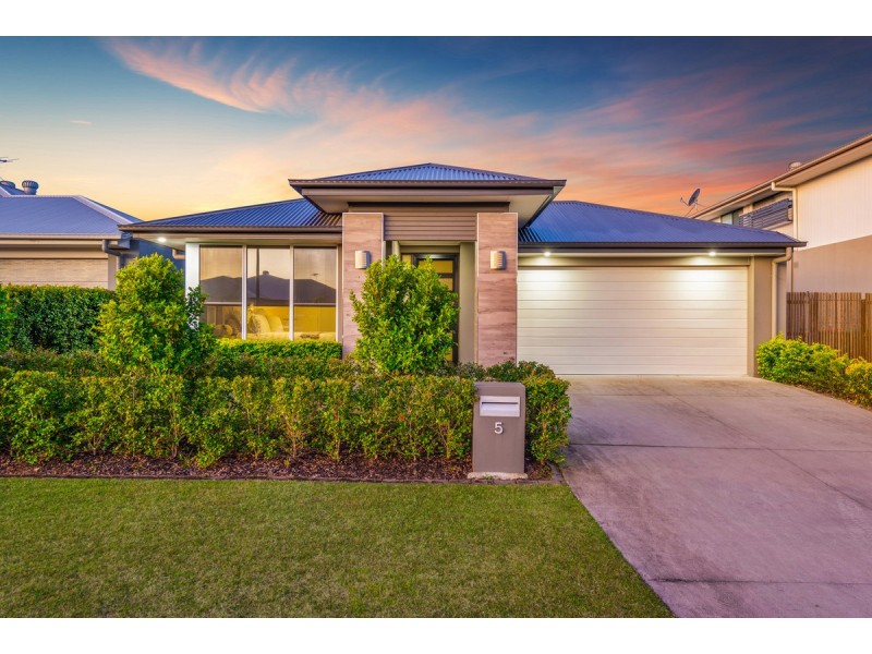 5 Barakee Street, Pimpama QLD 4209