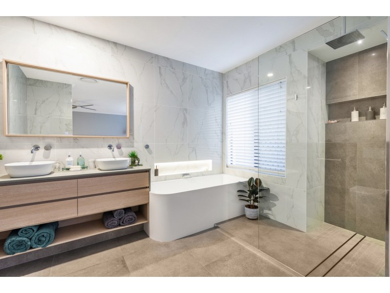 15 Summerlea Crescent, Ormeau QLD 4208