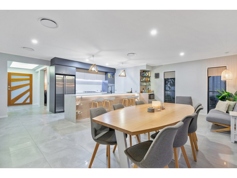 15 Summerlea Crescent, Ormeau QLD 4208