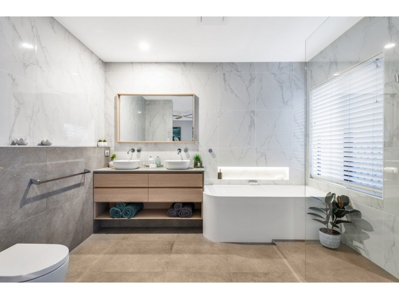 15 Summerlea Crescent, Ormeau QLD 4208