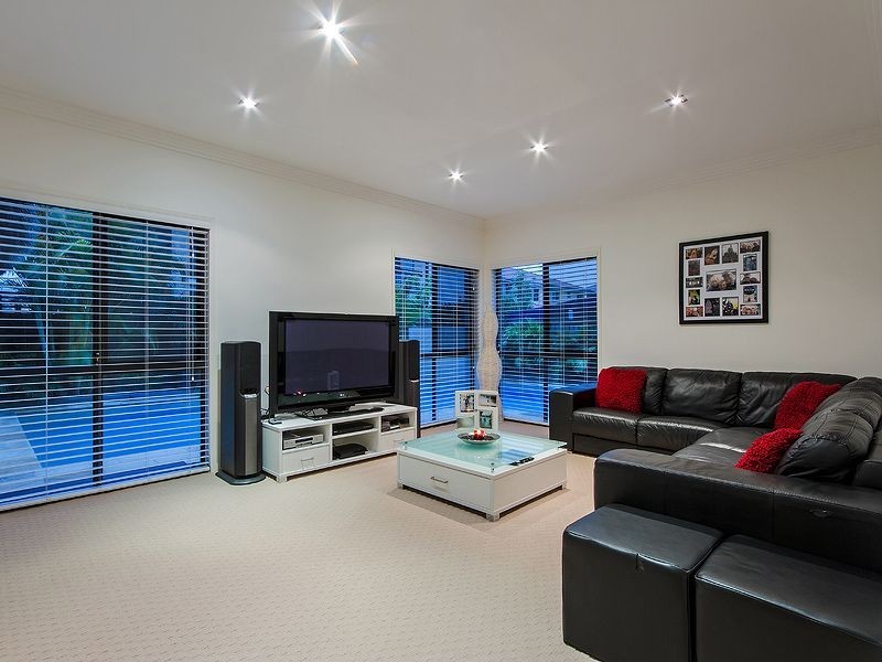 23 Riverside Terrace, Windaroo QLD 4207