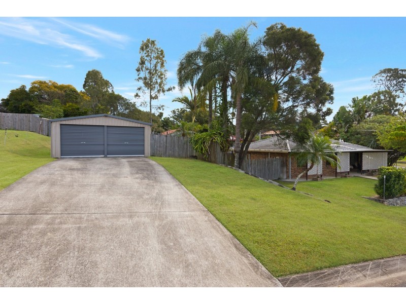 1 Melton Court, Edens Landing QLD 4207