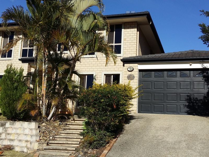 8 Rarotonga Rise, Pacific Pines QLD 4211